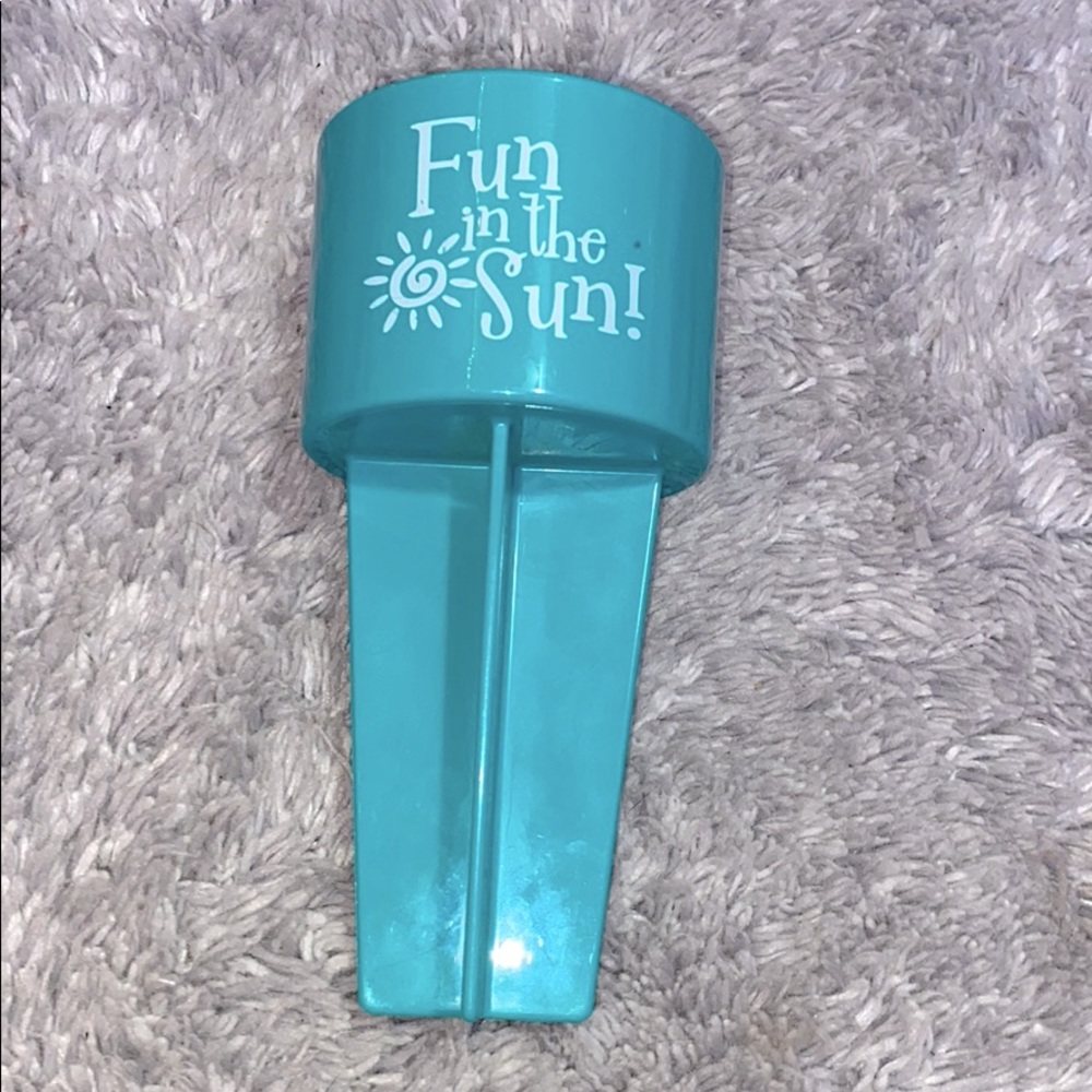 Spiker lifestyle holder